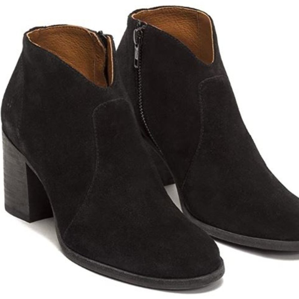 Frye Women's Nora Zip Short Black Suede NEW in BOX